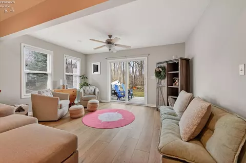 Living - 340 Lighthouse Oval, Marblehead, OH 43440 photo 1 of 2