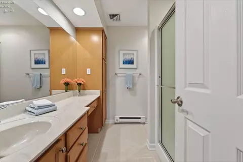 Bath - 340 Lighthouse Oval, Marblehead, OH 43440 photo 4 of 4