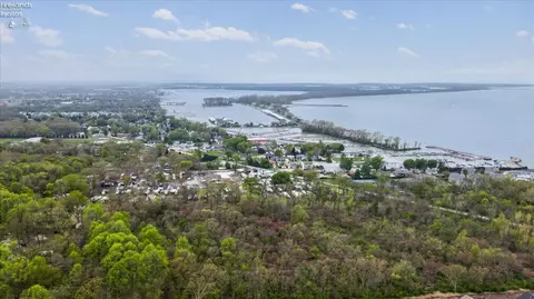 View/Area - 340 Lighthouse Oval, Marblehead, OH 43440 photo 3 of 11