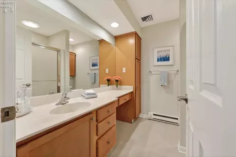Bath - 340 Lighthouse Oval, Marblehead, OH 43440 photo 3 of 4