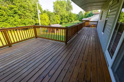 Exterior - 1007 Overlook Dr, Willard, OH 44890 photo 6 of 10
