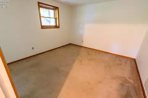 Bedroom - 1007 Overlook Dr, Willard, OH 44890 photo 6 of 6