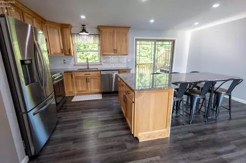 Kitchen - 1007 Overlook Dr, Willard, OH 44890 photo 2 of 2