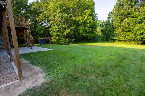 Exterior - 1007 Overlook Dr, Willard, OH 44890 photo 9 of 10