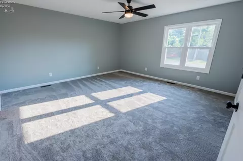 Bedroom - 1007 Overlook Dr, Willard, OH 44890 photo 2 of 6