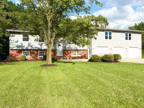 1007 Overlook Dr, Willard, OH 44890