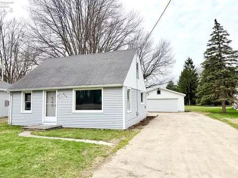 824 Everett Rd, Fremont, OH 43420