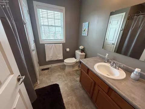 Bath - 613 Summerfield Pl, Huron, OH 44839 photo 3 of 3