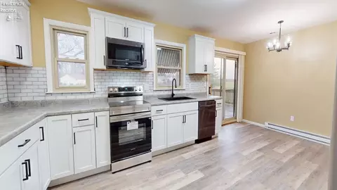 Kitchen - 3392 Austin Dr, Willard, OH 44890 photo 3 of 4