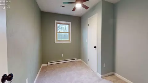 Bedroom - 3392 Austin Dr, Willard, OH 44890 photo 2 of 4