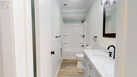 Bath - 3392 Austin Dr, Willard, OH 44890 photo 1 of 2