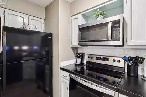 Kitchen - 352 Main St #B, Huron, OH 44839 photo 4 of 5