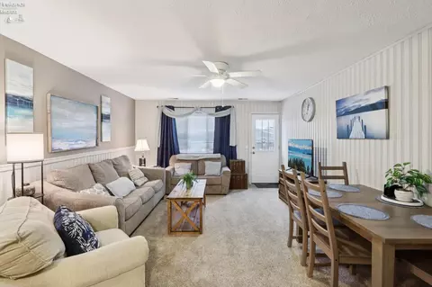 Living - 352 Main St #B, Huron, OH 44839 photo 1 of 3