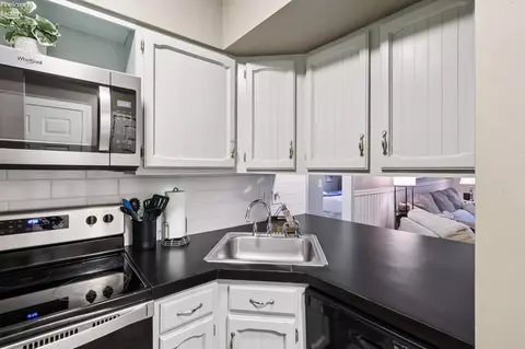Kitchen - 352 Main St #B, Huron, OH 44839 photo 2 of 5