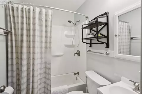 Bath - 352 Main St #B, Huron, OH 44839 photo 2 of 2