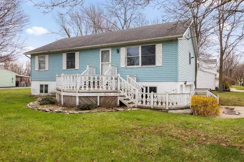 402 Snow Ct, Sandusky, OH 44870