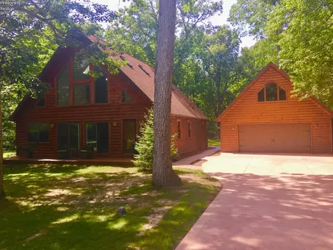 5054 E Schoolhouse Rd, Port Clinton, OH 43452