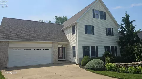 401 N Rockport Dr, Lakeside, OH 43440
