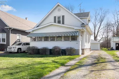 426 N Locust St, Oak Harbor, OH 43449