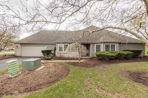 1418 Julianne Cir, Sandusky, OH 44870