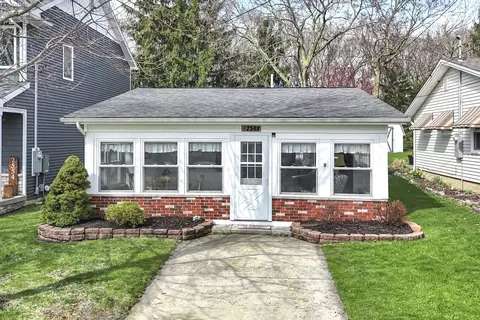 2548 Bay Vista Dr, Lakeside, OH 43440