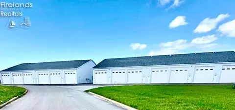 708 SE Catawba Rd #5, Port Clinton, OH 43452