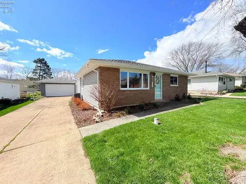 2078 Willowcove Dr, Marblehead, OH 43440