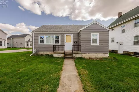241 Hall St, Tiffin, OH 44883