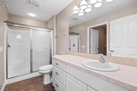 Bath - 3817 Windsor Bridge Cir, Huron, OH 44839 photo 1 of 3