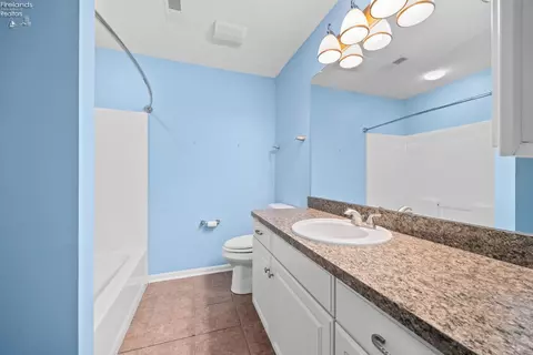 Bath - 3817 Windsor Bridge Cir, Huron, OH 44839 photo 3 of 3