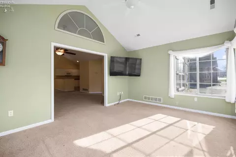 Living - 3817 Windsor Bridge Cir, Huron, OH 44839 photo 5 of 6