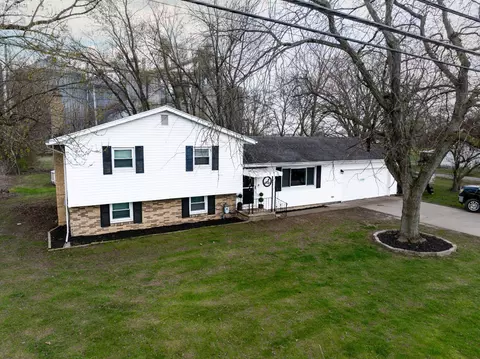 557 E Maple St, Clyde, OH 43410