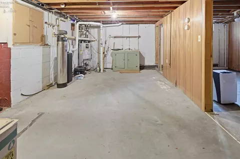 Other - 557 E Maple St, Clyde, OH 43410 photo 5 of 6