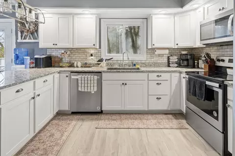 Kitchen - 557 E Maple St, Clyde, OH 43410 photo 3 of 4
