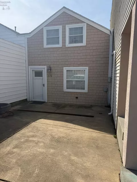 571 Bimini Dr, Sandusky, OH 44870