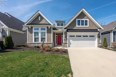 4873 Tradewinds Dr, Port Clinton, OH 43452