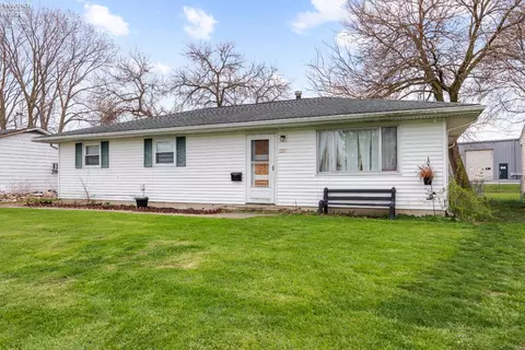 2220 Fallen Timber Dr, Sandusky, OH 44870