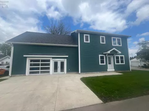 37 Silvern St, Huron, OH 44839