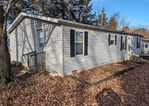 7317 E Harbor Rd, Marblehead, OH 43440