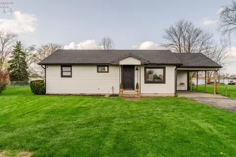 8109 Titus Rd, Oak Harbor, OH 43449