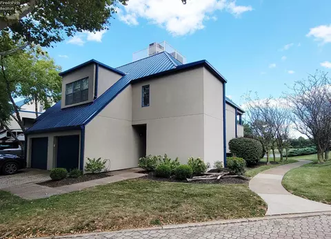 4475 Marin Hbr #H, Port Clinton, OH 43452