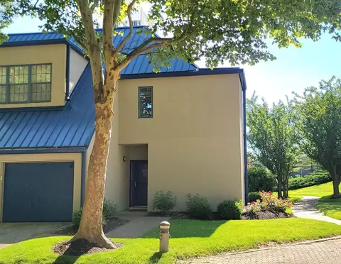 4475 Marin Hbr #H, Port Clinton, OH 43452
