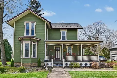 92 S Main St, New London, OH 44851