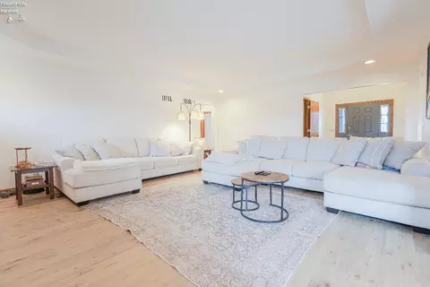 Living - 3408 Liberty Rd, Willard, OH 44890 photo 5 of 6
