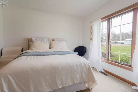 Bedroom - 3408 Liberty Rd, Willard, OH 44890 photo 4 of 10