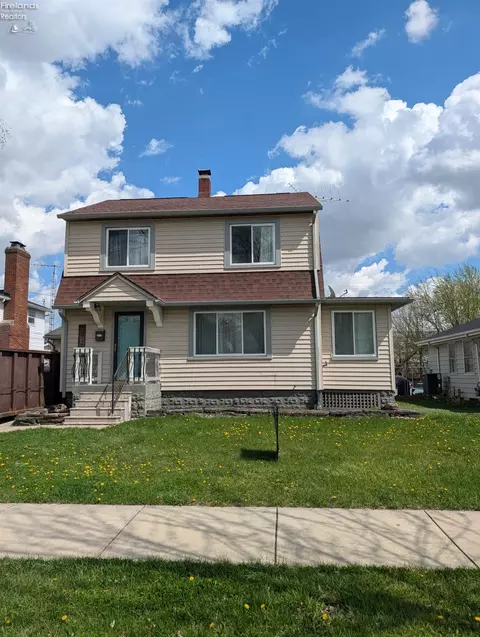 819 Rawson Ave, Fremont, OH 43420