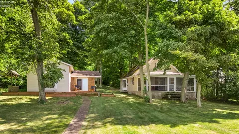 1849 Put In Bay Rd, Put In Bay, OH 43456