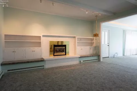 Living - 4009 E Broadway Rd, Willard, OH 44890 photo 3 of 9