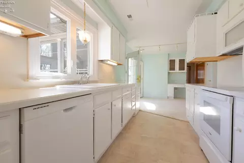 Kitchen - 4009 E Broadway Rd, Willard, OH 44890 photo 1 of 2