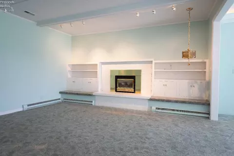 Living - 4009 E Broadway Rd, Willard, OH 44890 photo 4 of 9